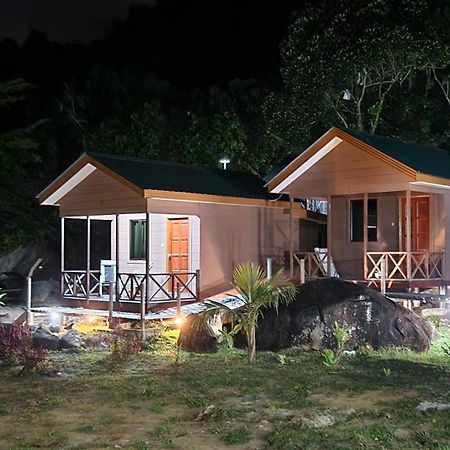 Dumba Bay Tioman Hotel Kampung Genting Buitenkant foto
