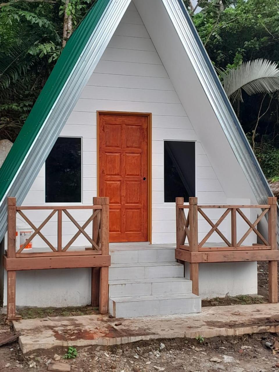 Dumba Bay Tioman Hotel Kampung Genting Buitenkant foto