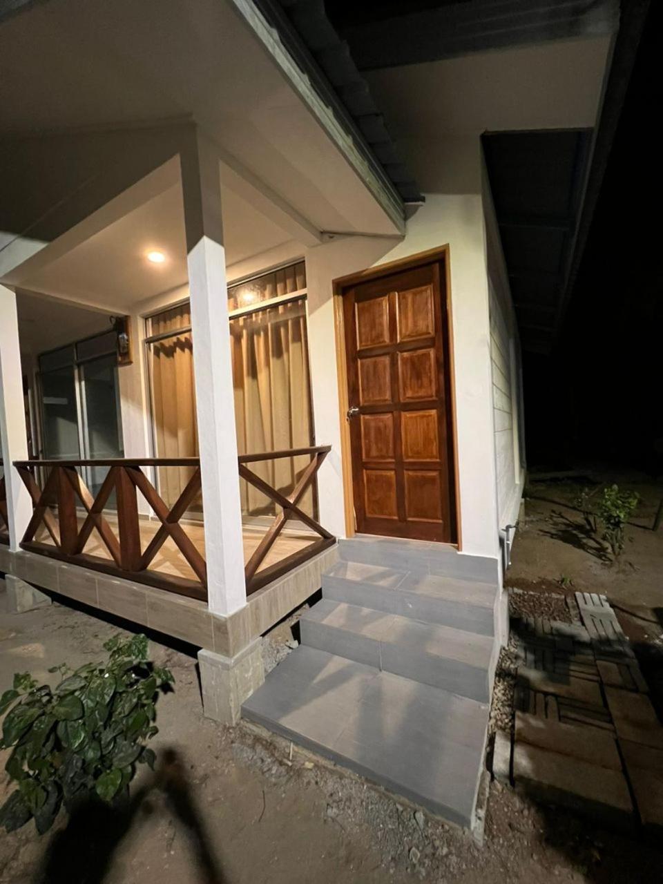 Dumba Bay Tioman Hotel Kampung Genting Buitenkant foto