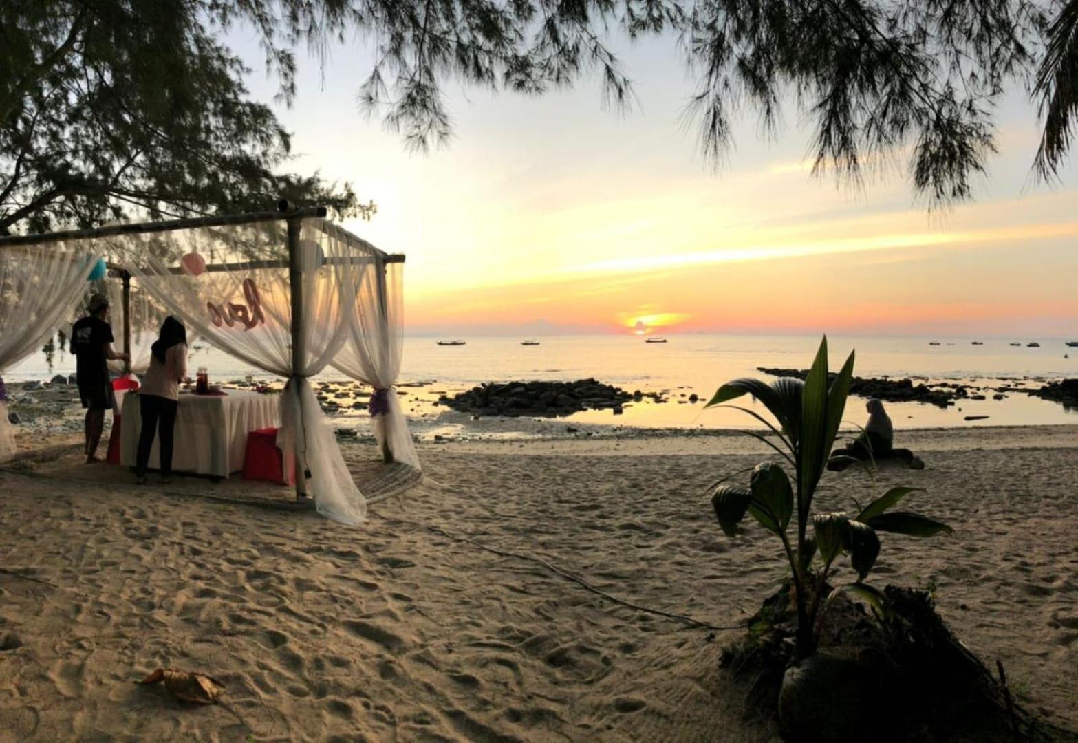 Dumba Bay Tioman Hotel Kampung Genting Buitenkant foto